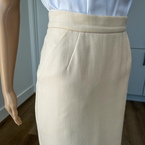 Mint 🌟The Coat🌟 Ukrainian Brand Cream Color Pencil Skirt Sz 40/Small - Picture 5 of 5